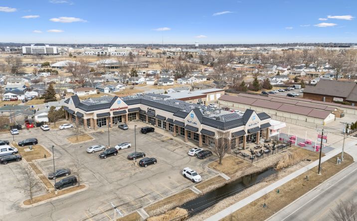 Pictures of Retail property located at 1060 Old Marion Rd NE, Cedar Rapids, IA 52402 for sales - image #1