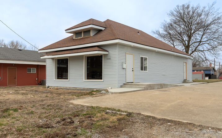 Pictures of Office, Retail property located at 1506 W Main St, Marion, IL 62959 for sales - image #1