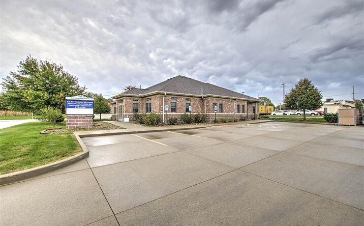 Pictures of Office property located at 675 E Snyder Dr, Decatur, IL 62526 for sales - image #1