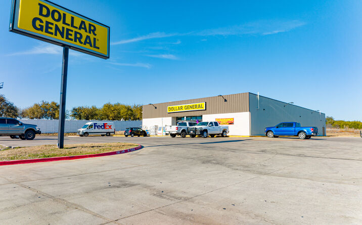 Pictures of Retail property located at 4411 Weatherford Hwy, Granbury, TX 76049 for sales - image #1
