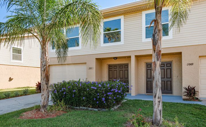 Pictures of Multifamily property located at 2005 McMullen Ave, Dunedin, FL 34698 for sales - image #1