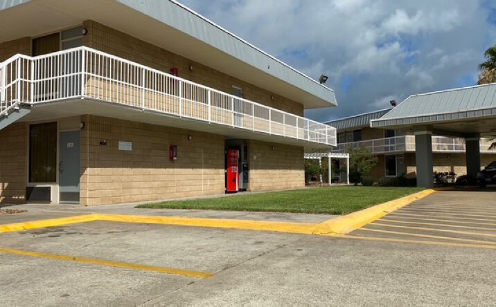 Pictures of Hospitality property located at 176 S FRONTAGE 181, Beeville, TX 78102 for sales - image #1
