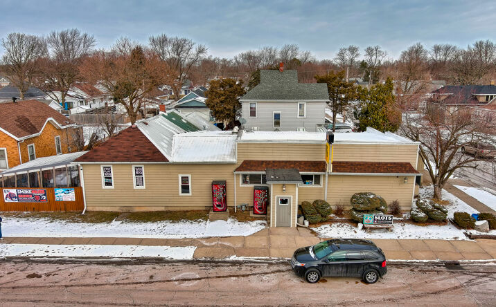 Pictures of Retail property located at 253 9th St, La Salle, IL 61301 for sales - image #1