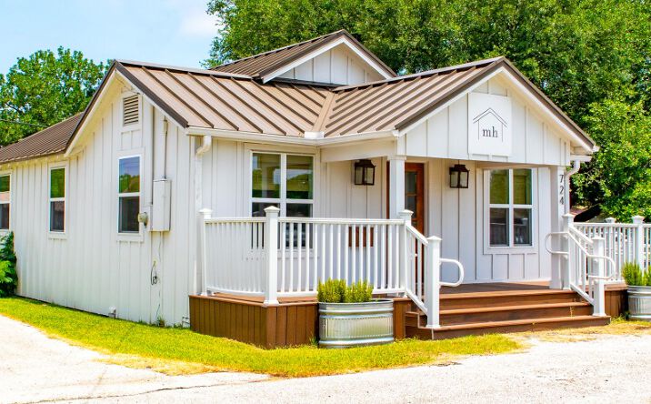 Pictures of Office, Retail, Special Purpose property located at 724 W Main St, Tomball, TX 77375 for sales - image #1
