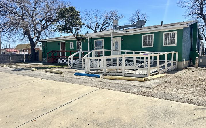 Pictures of Office property located at 114 W Vestal Pl, San Antonio, TX 78221 for sales - image #1