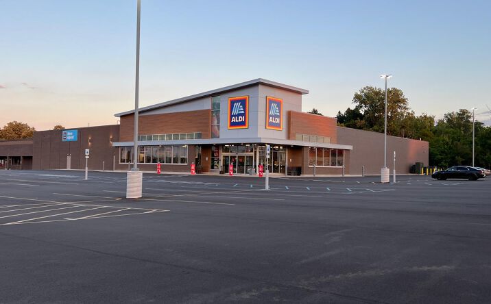 Pictures of Retail property located at 3021 E Michigan Ave, Jackson, MI 49202 for sales - image #1