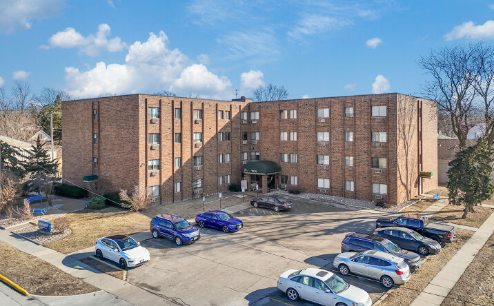 Pictures of Multifamily property located at 1104 8th St, Boone, IA 50036 for sales - image #1