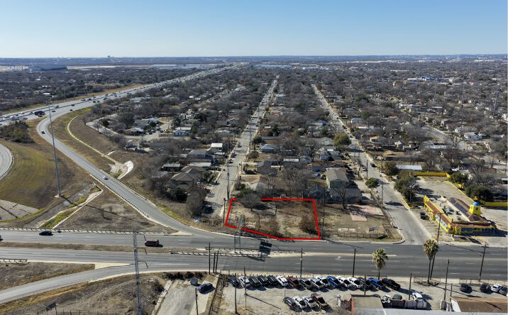 Pictures of Land property located at 1351 S General McMullen Dr, San Antonio, TX 78237 for sales - image #1