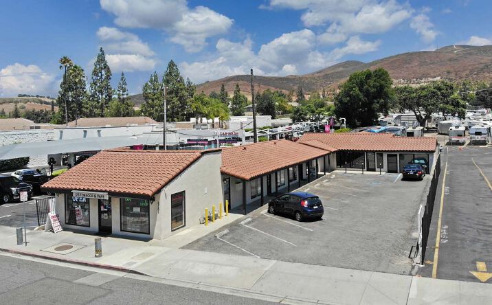 Pictures of Retail property located at 2751 E Thousand Oaks Blvd, Thousand Oaks, CA 91362 for sales - image #1