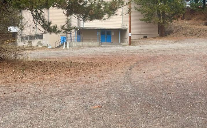 Pictures of Retail, Special Purpose property located at 225 E Schonchin St, Chiloquin, OR 97624 for sales - image #1