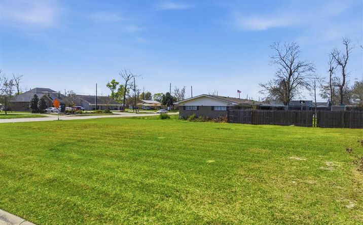Pictures of Land property located at Maplewood Dr Drive, Sulphur, LA 70663 for sales - image #1