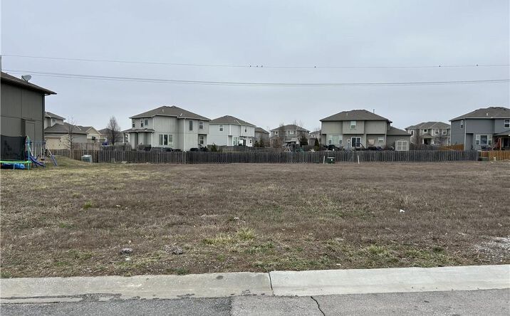 Pictures of Land, Multifamily property located at 28332 W 164th Street, Gardner, KS 66030 for sales - image #1