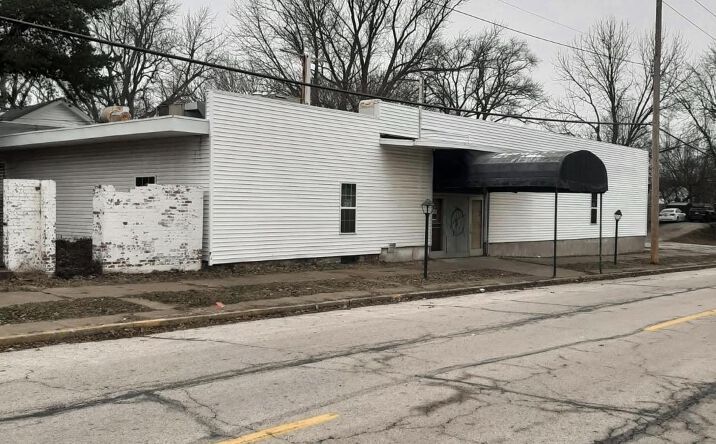Pictures of Retail property located at 1130 S 6TH Street, Quincy, IL 62301 for sales - image #1
