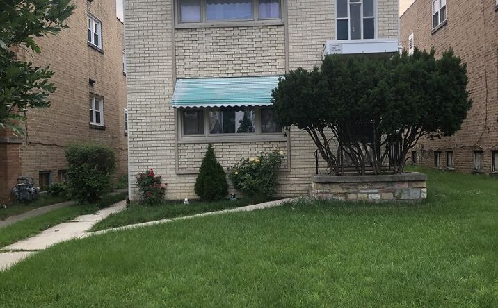 Pictures of Multifamily property located at 9010 BRONX Avenue, Skokie, IL 60077 for sales - image #1