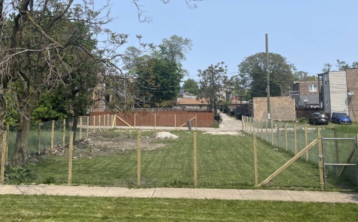 Pictures of Land property located at 3914 W Huron Street, Chicago, IL 60624 for sales - image #1