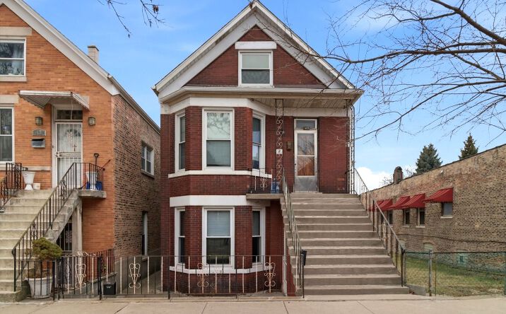 Pictures of Multifamily property located at 1633 W 38th Street, Chicago, IL 60609 for sales - image #1