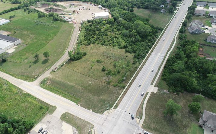 Pictures of Land property located at xxxx SE 45th St, Topeka, KS 66609 for sales - image #1