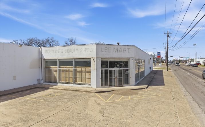 Pictures of Retail property located at 2404 N 18th St, Waco, TX 76708 for sales - image #1