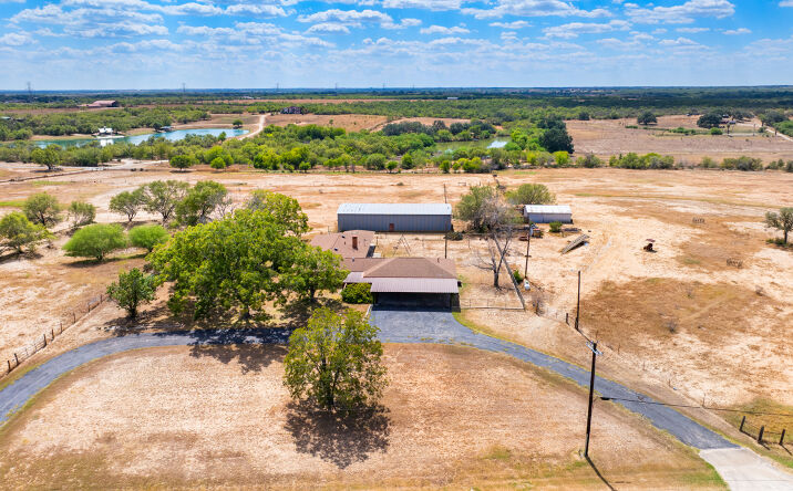 Pictures of Land, Mixed Use property located at 550 Business Loop 181 S, Floresville, TX 78114 for sales - image #1