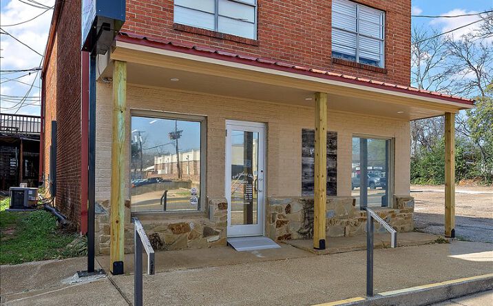 Pictures of Retail property located at 135 N Henderson St, Rusk, TX 75785 for sales - image #1