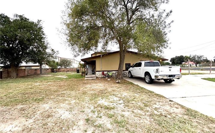 Pictures of Multifamily property located at 600 S Canal Street, La Feria, TX 78559 for sales - image #1