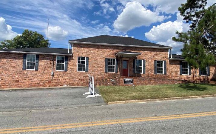 Pictures of Mixed Use, Office property located at 102 S 1st St, Cochran, GA 31014 for sales - image #1