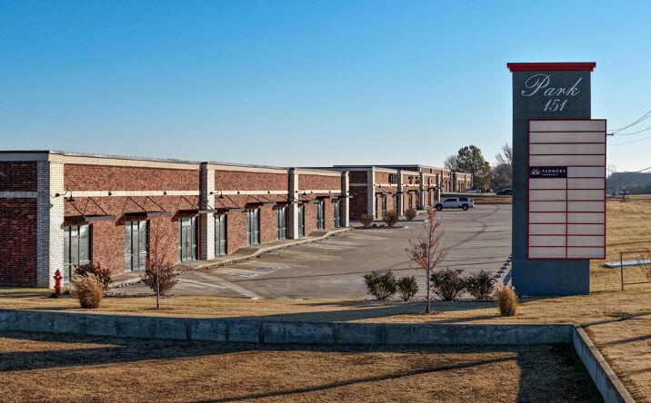 Pictures of Office, Retail property located at 15085 S Elwood Ave, Glenpool, OK 74033 for sales - image #1