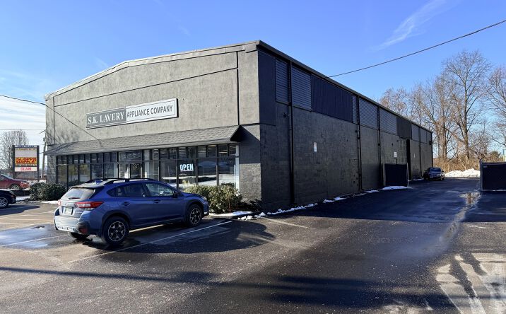 Pictures of Retail property located at 2543-2547 Berlin Tpke, Newington, CT 06111 for sales - image #1