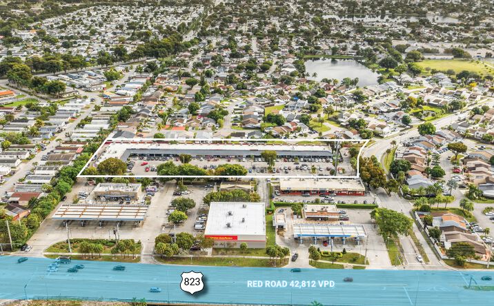 Pictures of Retail property located at 19541 NW 57th Ave, Miami Gardens, FL 33055 for sales - image #1
