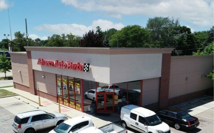 Pictures of Retail property located at 22901 Gratiot Ave, Eastpointe, MI 48021 for sales - image #1