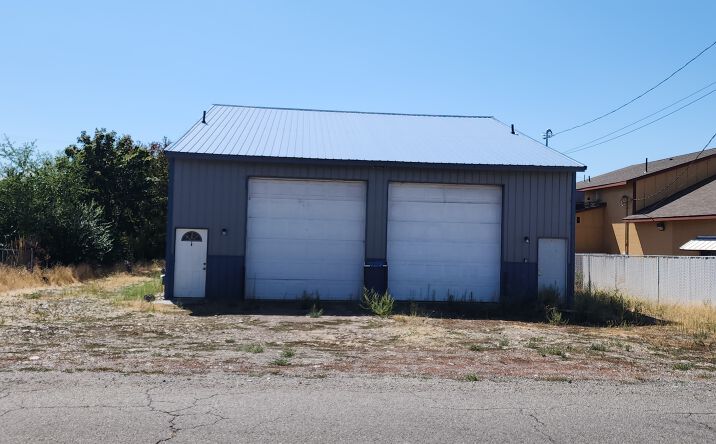 Pictures of Industrial property located at 12206 E 1st Ave, Spokane Valley, WA 99206 for sales - image #1