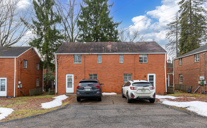 Pictures of Multifamily property located at 2 Sharon Ct, Pittsburgh, PA 15235 for sales - image #1