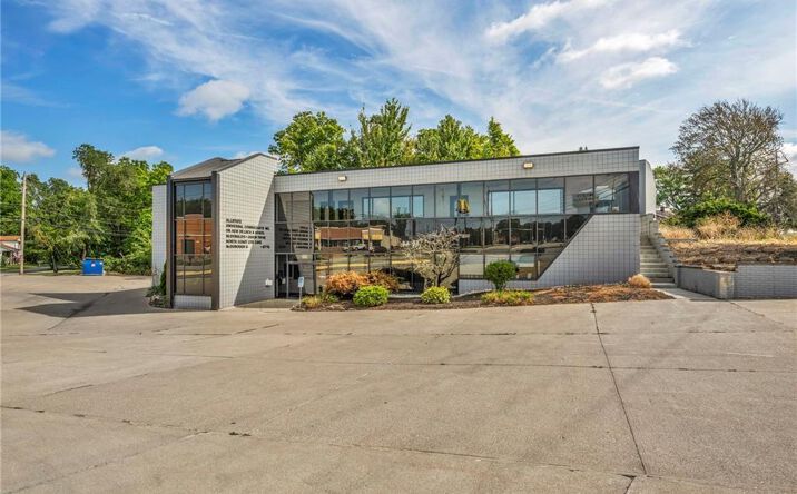 Pictures of Office property located at 35888 Center Ridge Rd, North Ridgeville, OH 44039 for sales - image #1