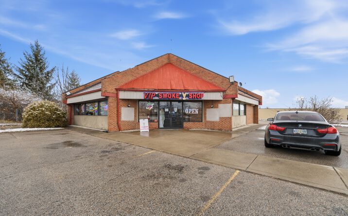 Pictures of Retail property located at 9124 Plainfield Rd, Blue Ash, OH 45236 for sales - image #1