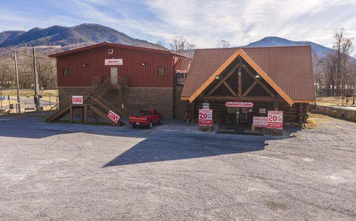 Pictures of Mixed Use, Retail property located at 118 First Avenue, Hampton, TN 37658 for sales - image #1