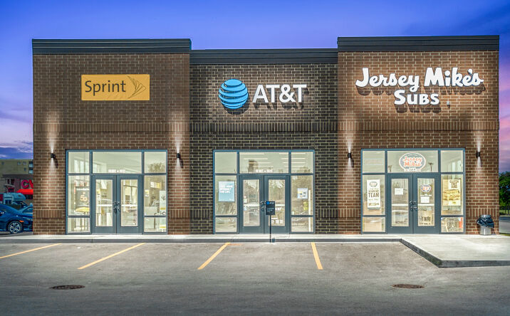 Pictures of Retail property located at 2830 Mannheim Rd, Franklin Park, IL 60131 for comps - image #1
