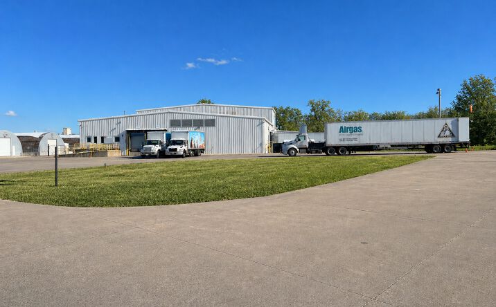 Pictures of Industrial property located at 2230 Stewart Rd, Muscatine, IA 52761 for sales - image #1