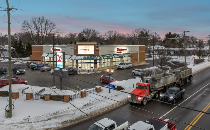 Pictures of Retail property located at 819 W Main St, Fremont, MI 49412 for sales - image #1