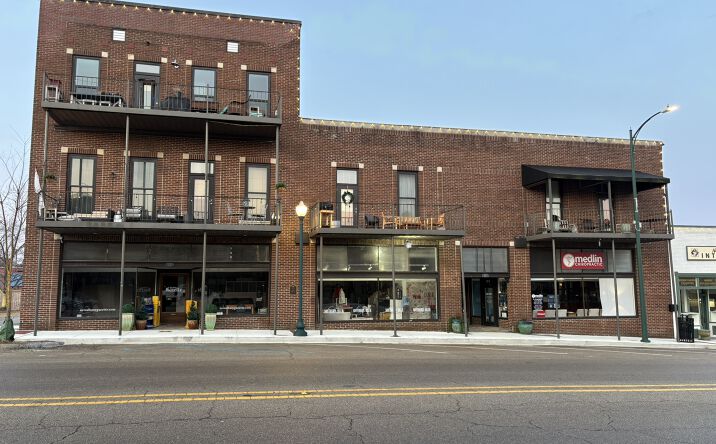 Pictures of Retail, Multifamily, Mixed Use, Special Purpose property located at 130 W Bankhead St, New Albany, MS 38652 for sales - image #1