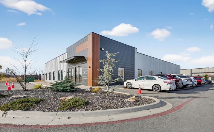 Pictures of Office, Retail property located at 11982 S Mulberry Ct, Jenks, OK 74037 for sales - image #1