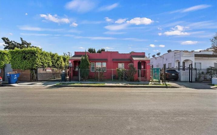 Pictures of Multifamily property located at 1174 W 38th, Los Angeles, CA 90037 for sales - image #1