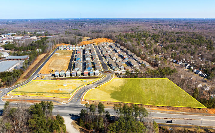 Pictures of Office, Retail property located at 2800 Scenic Lk Dr, Midlothian, VA 23112 for sales - image #1