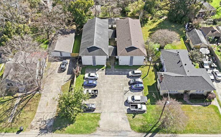 Pictures of Multifamily property located at 317 East Dr, Baton Rouge, LA 70806 for sales - image #1