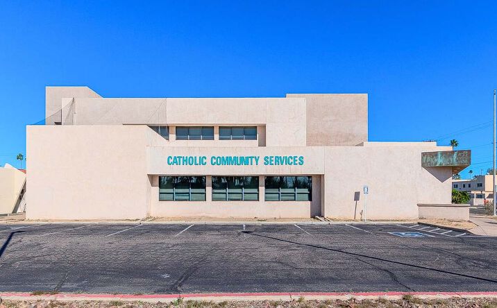 Pictures of Office, Retail property located at 690 E 32nd St, Yuma, AZ 85365 for sales - image #1