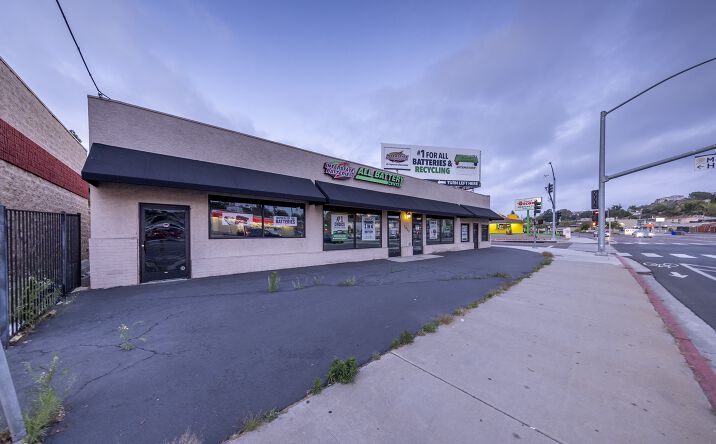 Pictures of Retail, Industrial property located at 7030 University Ave, La Mesa, CA 91942 for sales - image #1