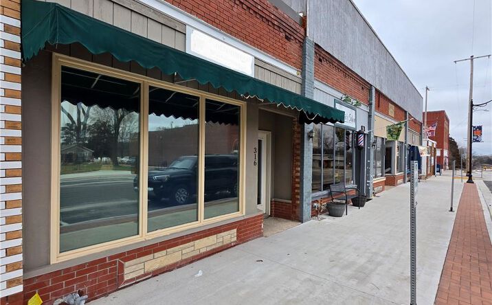 Pictures of Retail, Office property located at 316 E Nelson Street, Edgerton, KS 66021 for sales - image #1