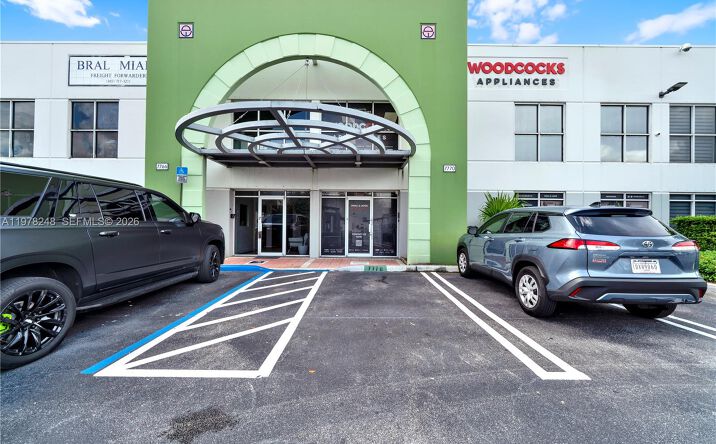 Pictures of Industrial property located at 7770 NW 46th St # 23, Doral, FL 33166 for sales - image #1
