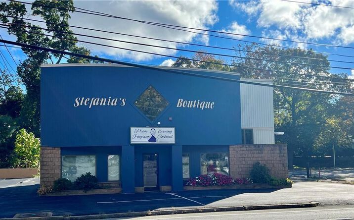 Pictures of Office, Mixed Use, Retail, Industrial property located at 892 892 Oaklawn Avenue, Cranston, RI 02920 for sales - image #1