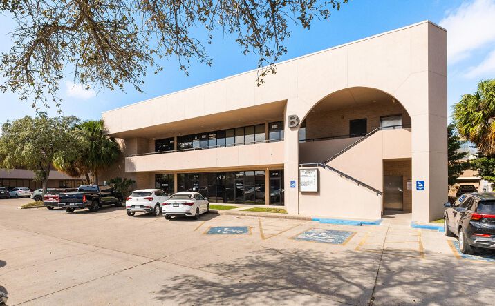 Pictures of Office property located at 110 E Savannah Ave, McAllen, TX 78503 for sales - image #1