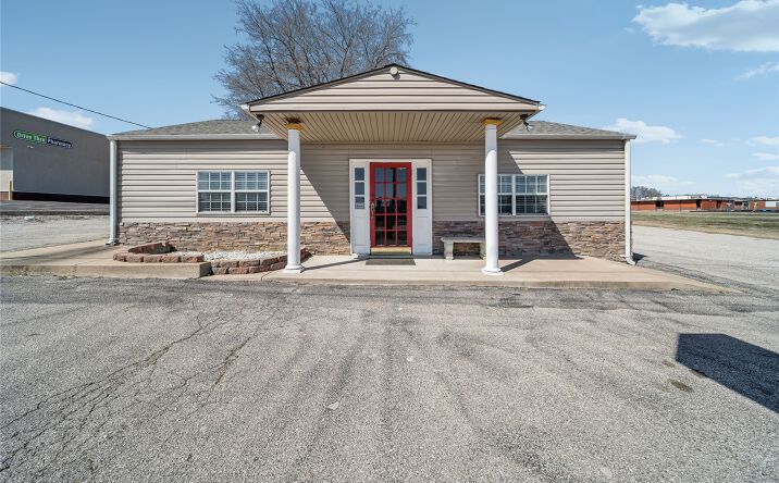 Pictures of Business for Sale, Office, Special Purpose, Retail property located at 1830 N Highway 66 Route, Catoosa, OK 74015 for sales - image #1